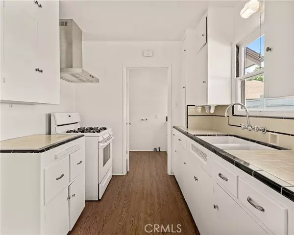 Pomona, CA 91767,657 E Jefferson Avenue