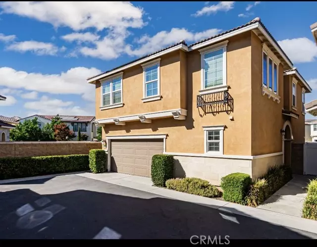 5857 Oatfield Ave, Eastvale, CA 92880