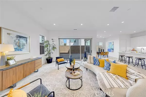 Irvine, CA 92618,107 Eversedge