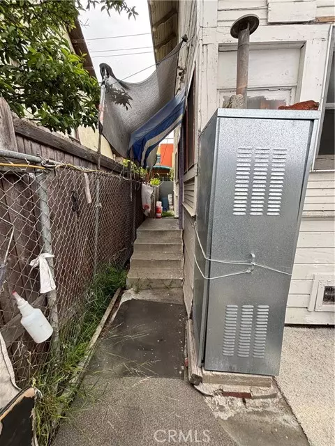 Los Angeles, CA 90011,418 E 40th Place