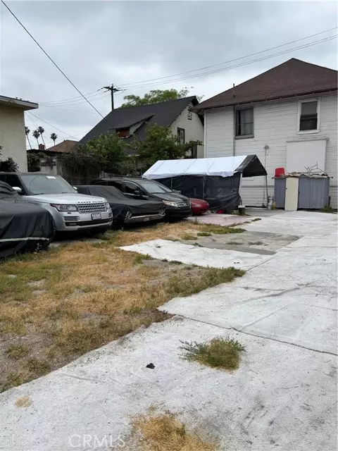 Los Angeles, CA 90011,418 E 40th Place