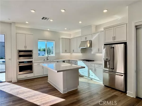 Irvine, CA 92618,101 Stockholm