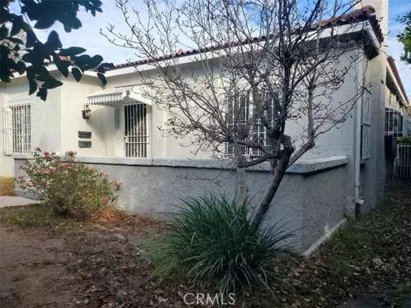 Los Angeles, CA 90004,250 N Ridgewood Place