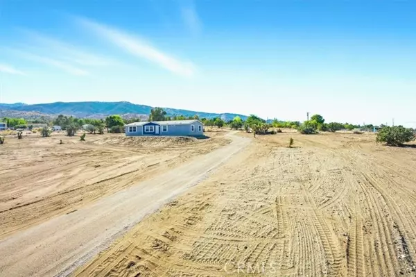 Pinon Hills, CA 92372,9622 Via Verde Avenue