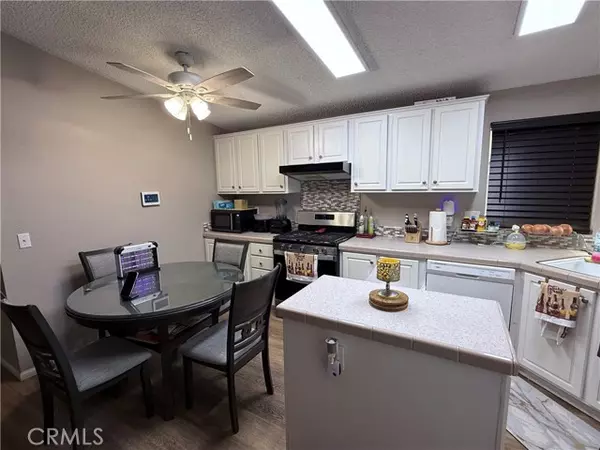 Bellflower, CA 90706,14325 Mcnab #24