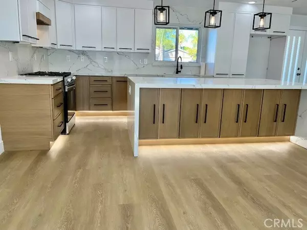 Arleta (los Angeles), CA 91331,13068 Mineola Street