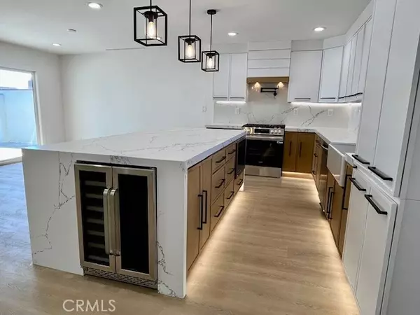 Arleta (los Angeles), CA 91331,13068 Mineola Street