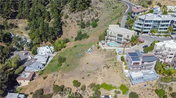 Los Angeles, CA 90068,2411 N Georgius Way