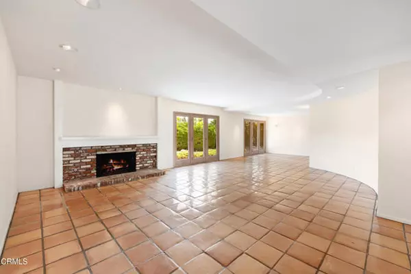 Camarillo, CA 93010,947 Camino Concordia