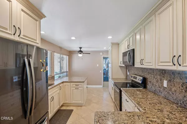 Camarillo, CA 93012,16302 Village 16