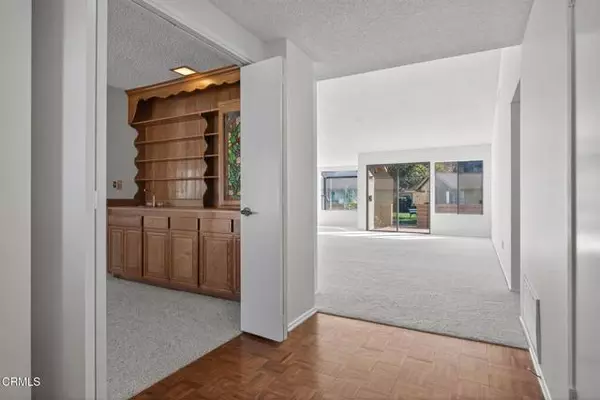 Camarillo, CA 93012,17164 Village 17