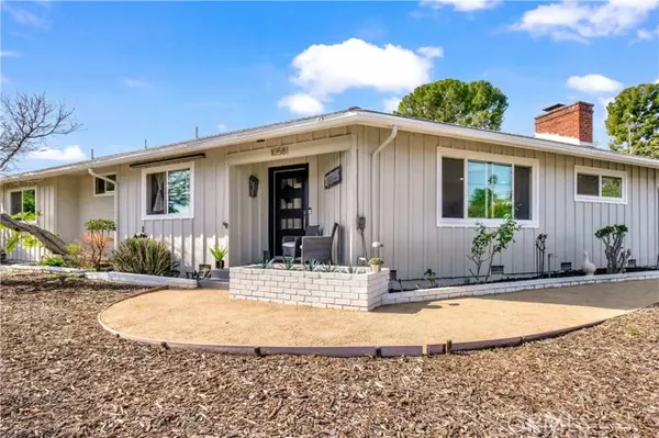 10581 Wheatland Avenue, Sunland (los Angeles), CA 91040