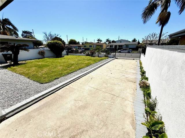 Downey, CA 90242,8231 Comolette Street