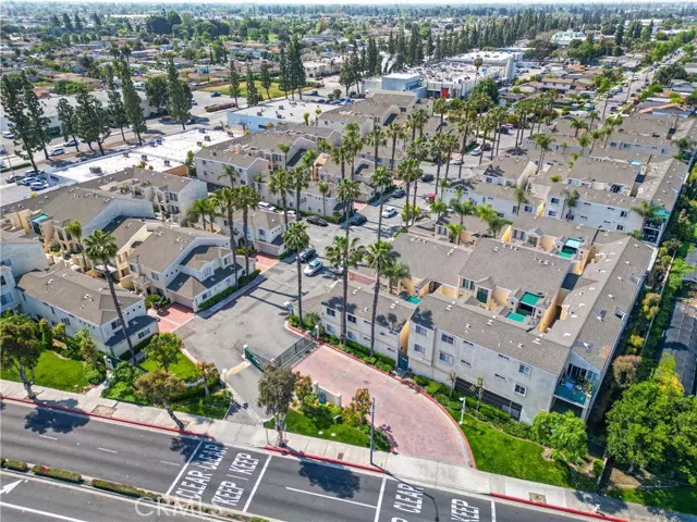 Bell Gardens, CA 90201,6358 Gage Avenue #211