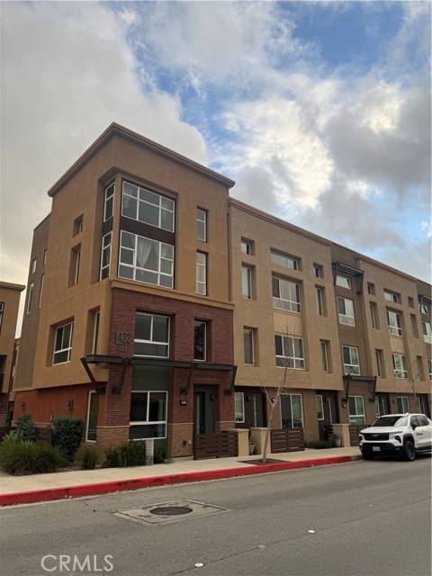 422 W Route 66 #1, Glendora, CA 91740