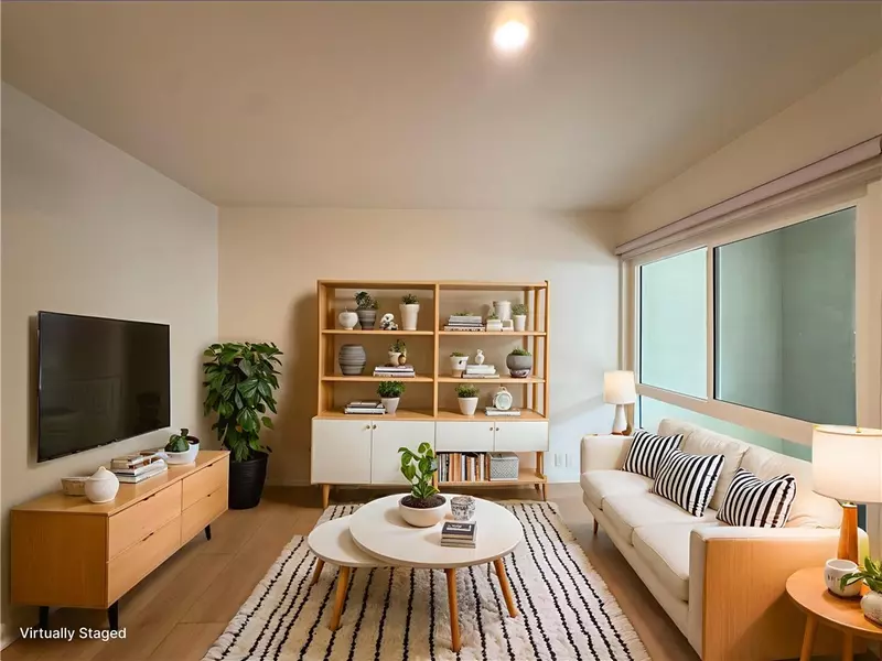251 N Oakland Ave #1, Pasadena, CA 91101