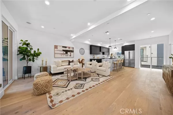 6849 N Figueroa Street, Los Angeles, CA 90042