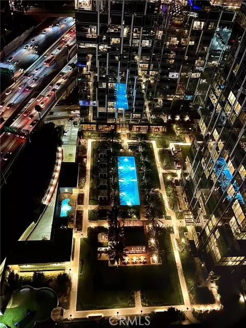 Los Angeles, CA 90015,877 Francisco Street #1123