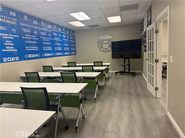 Arcadia, CA 91006,20 E Foothill Boulevard