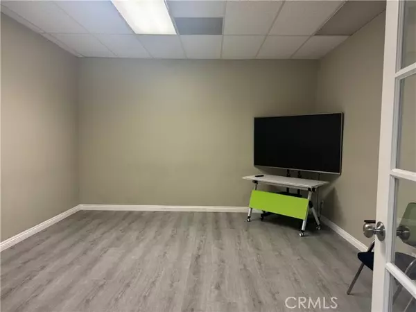 Arcadia, CA 91006,20 E Foothill Boulevard