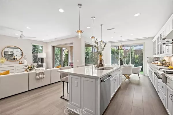 Irvine, CA 92618,206 Phoebe