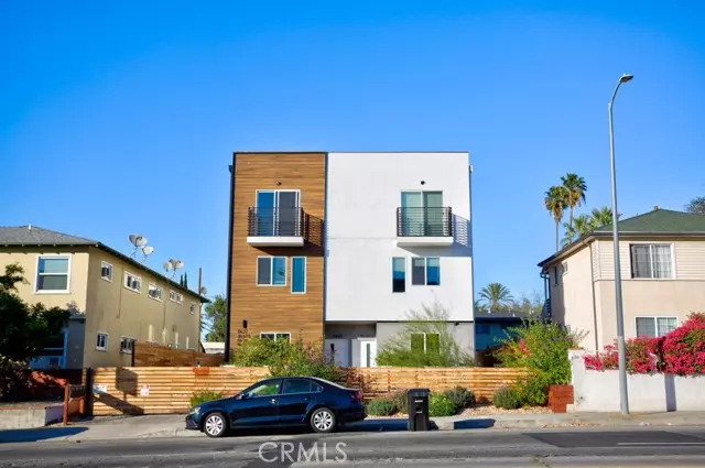 North Hollywood (los Angeles), CA 91601,11639 Burbank Boulevard