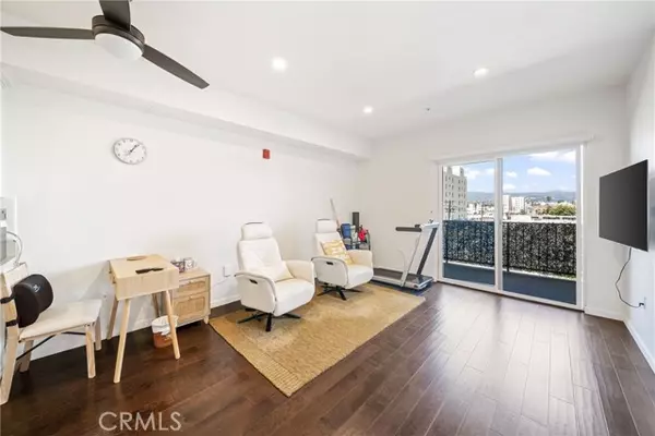 Los Angeles, CA 90004,155 S Oxford Avenue #505