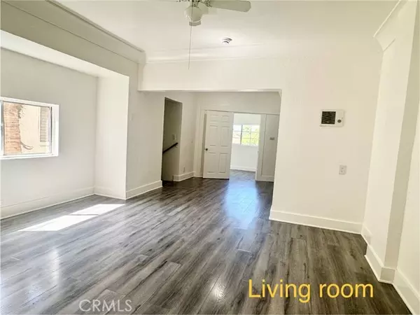 Los Angeles, CA 90037,206 w 52nd Pl