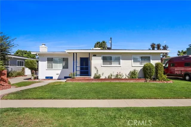 2690 Senasac Avenue, Long Beach, CA 90815