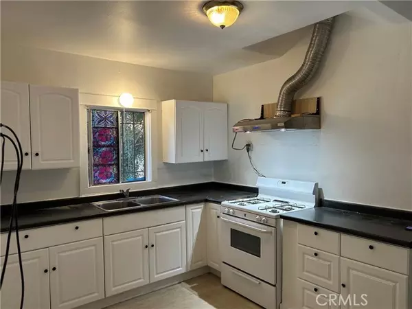 Pomona, CA 91766,565 W 9th St