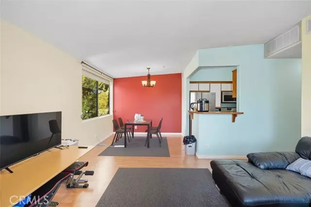 Van Nuys (los Angeles), CA 91406,15455 Sherman Way #15