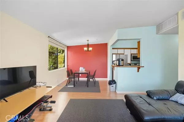 15455 Sherman Way #15, Van Nuys (los Angeles), CA 91406