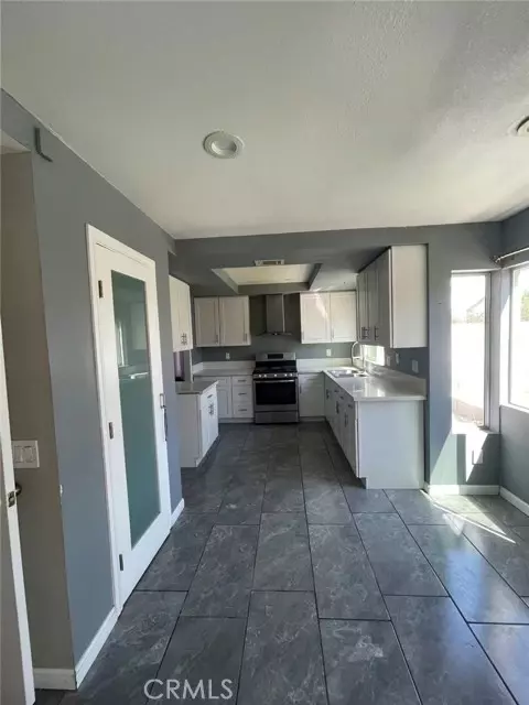 Fontana, CA 92336,17233 Cerritos Street