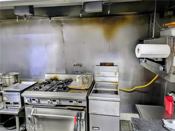 Woodland Hills (los Angeles), CA 91364,Address not disclosed