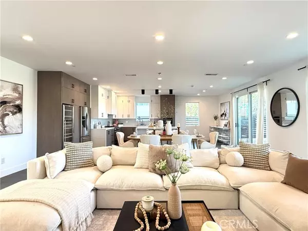 Silver Lake, CA 90004,542 N Commonwealth Avenue