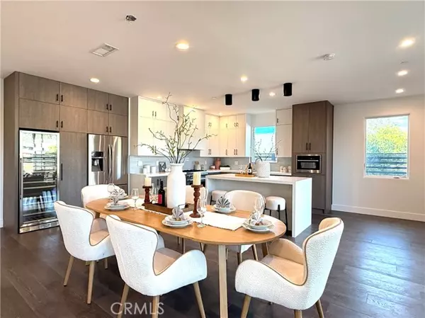 Silver Lake, CA 90004,542 N Commonwealth Avenue