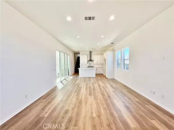 Valencia (santa Clarita), CA 91381,27391 Powder Ridge Court