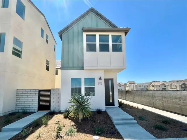 Valencia (santa Clarita), CA 91381,27391 Powder Ridge Court