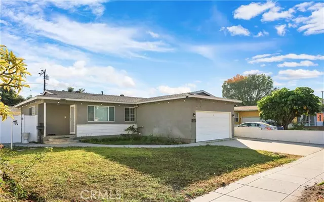 1034 W Maple Ave, Orange, CA 92868