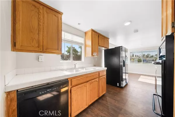 El Monte, CA 91732,4724 Durfee