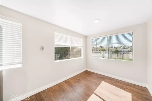 El Monte, CA 91732,4724 Durfee