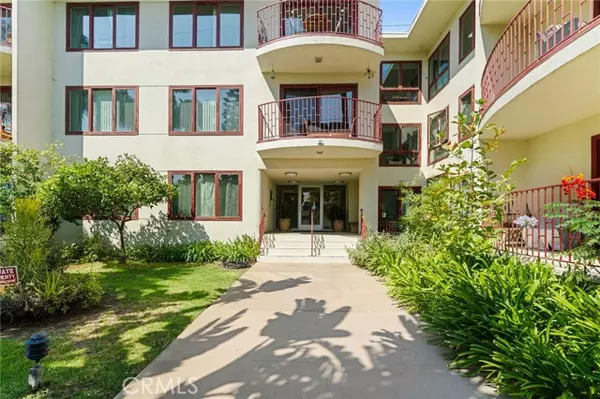 3407 Huxley Street #39, Los Angeles, CA 90027