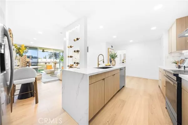 Los Angeles, CA 90046,1550 N Laurel Avenue #203