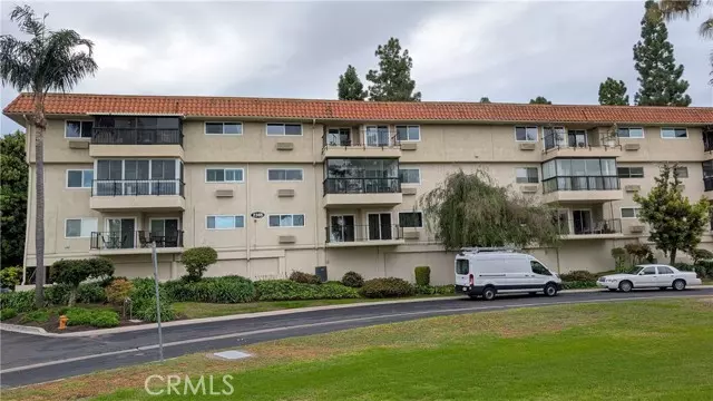 Laguna Woods, CA 92637,2385 Via Mariposa #1F