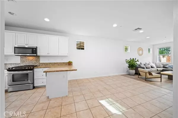 Ontario, CA 91764,2927 E Via terrano