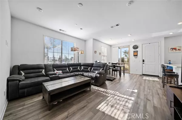 Rialto, CA 92376,981 W Clover