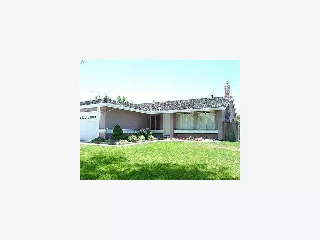 Gilroy, CA 95020,7355 THAYER Court