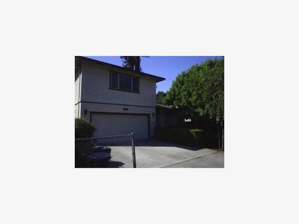 551 8TH Avenue, Menlo Park, CA 94025