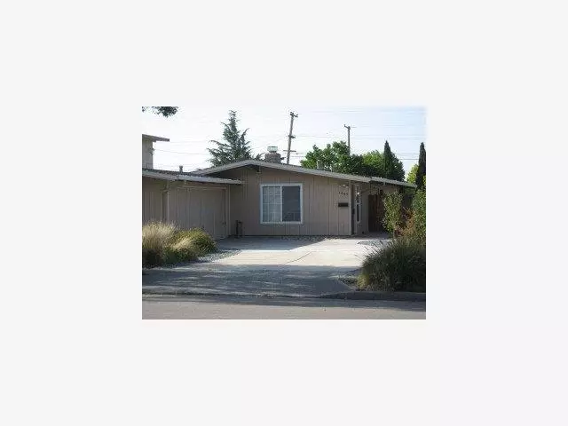 1005 LAKEHAVEN Drive, Sunnyvale, CA 94089