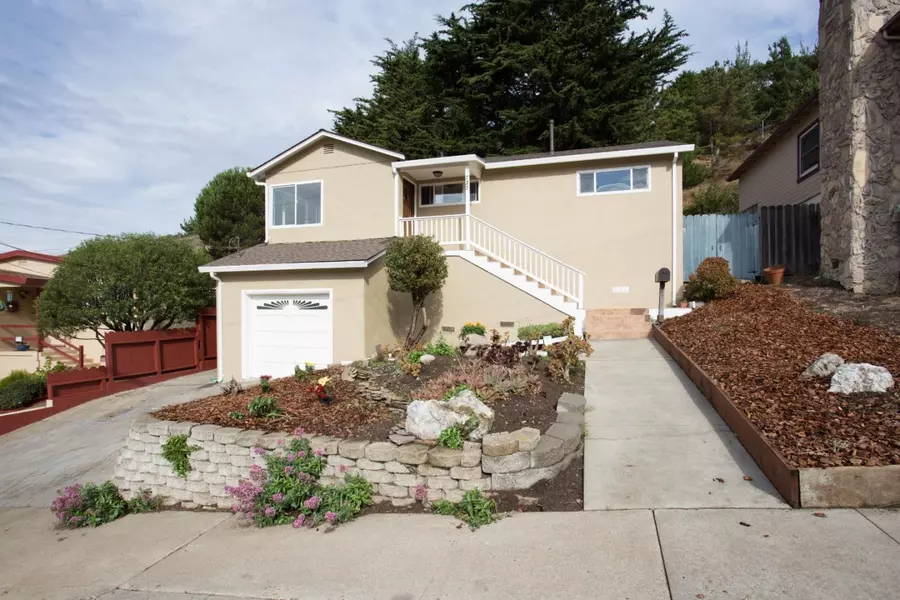 727 Moana Way, Pacifica, CA 94044